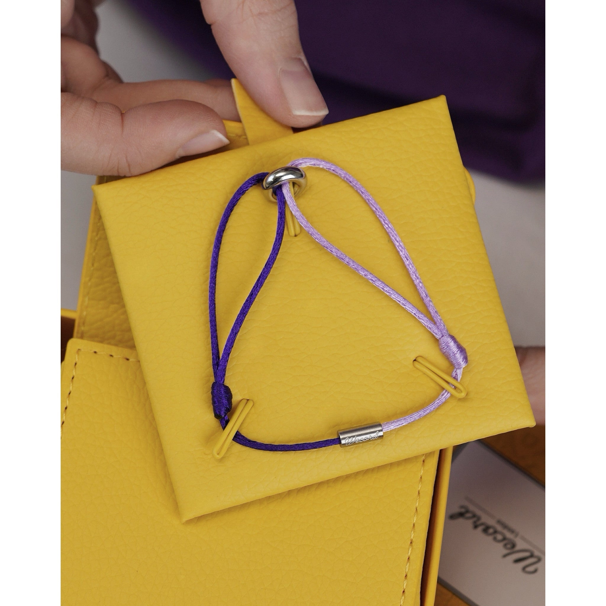 Bracelet Cordon pour la journée de la femme